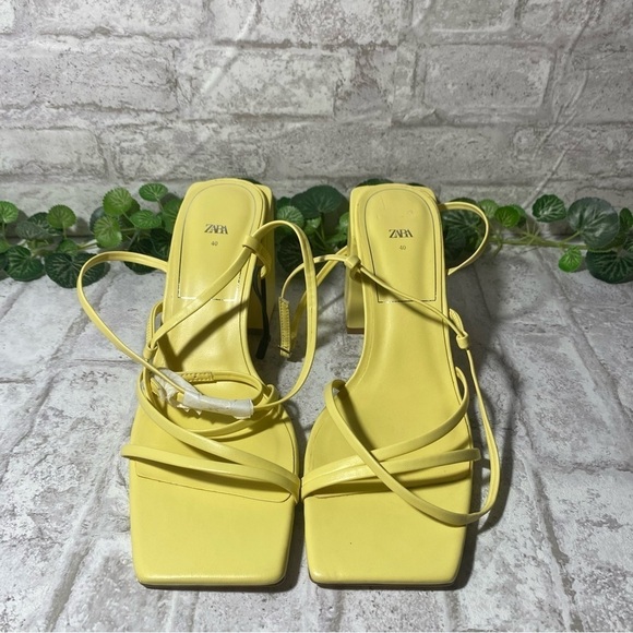 ZARA Women´s Leather Yellow Heeled square toed sandals Size 40 - Picture 2 of 13